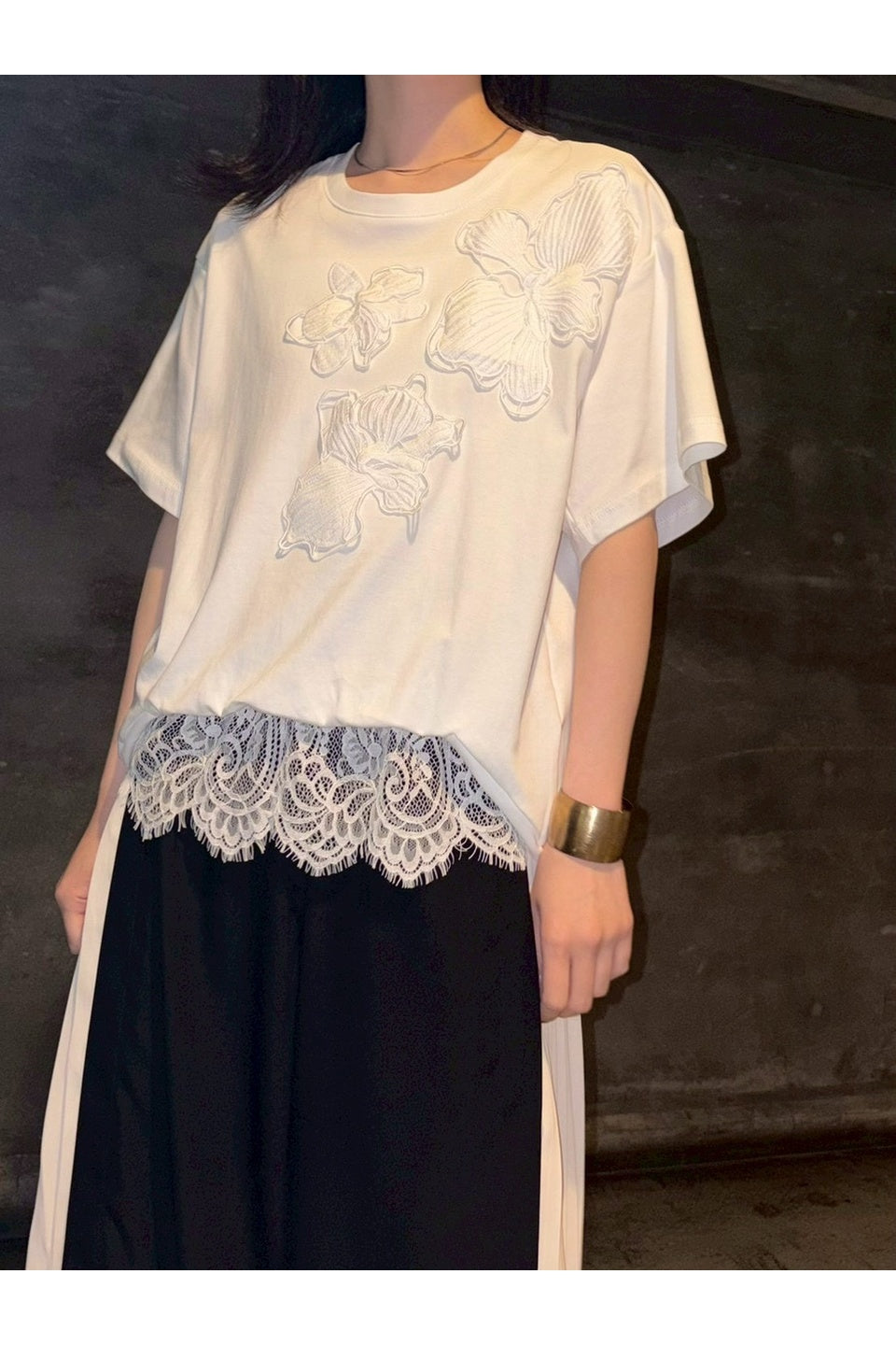 3D Floral Embroidery Lace Hem Tee